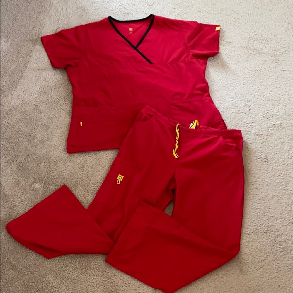 Wink XL top.  Large petite bottoms.